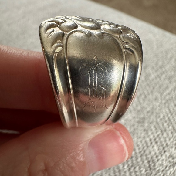 “R” Spoon Ring - Picture 10 of 13